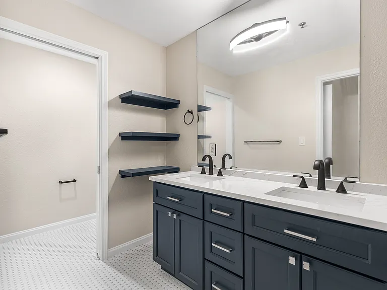 4611 Travis St #801B — Photo 15