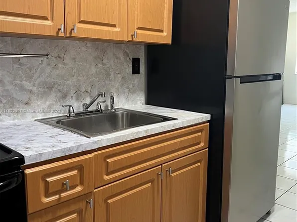 3530 SW 10th St #6A, Miami, FL 33135