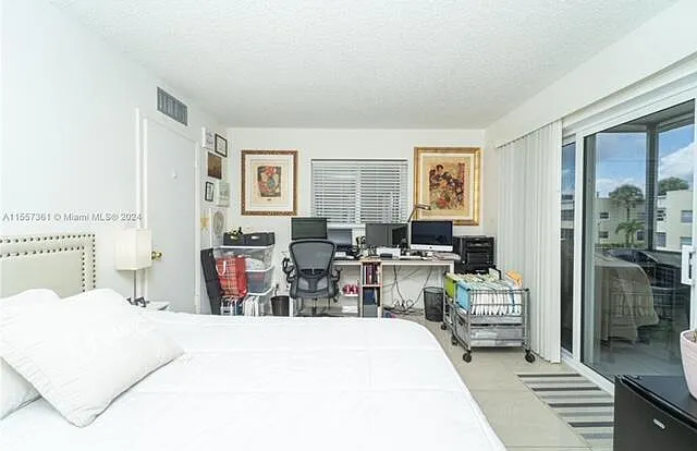 185 Normandy Ln #D — Photo 8
