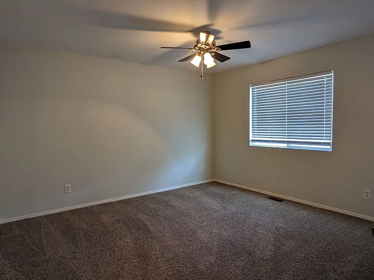 5444 Hicks Dr — Photo 9