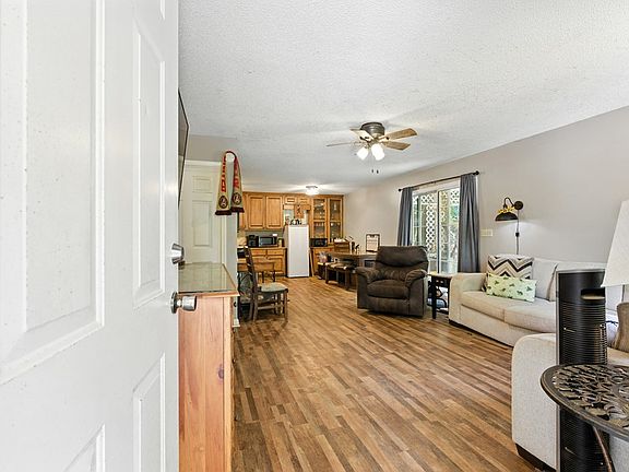 5th image of 549 Travaden Trl