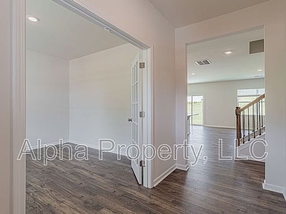 2nd image of 1005 Roleson Way