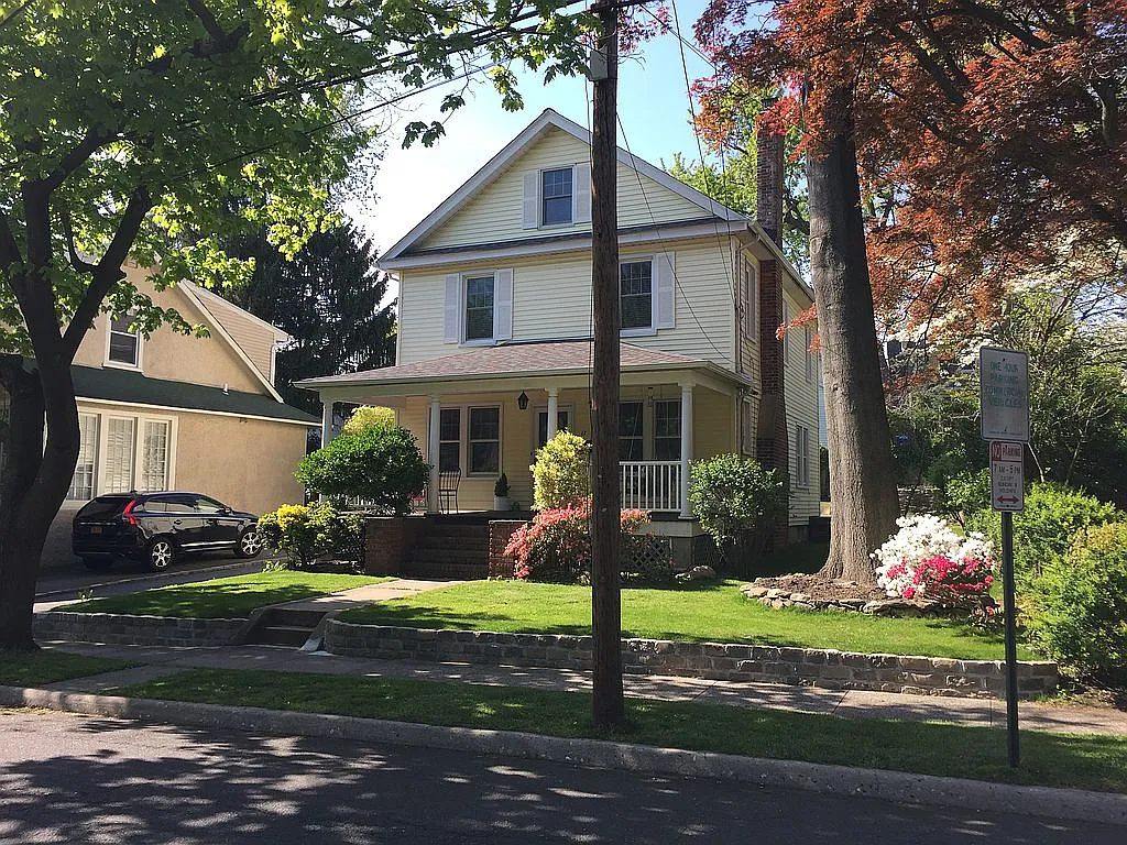 17 Park Ave photo 1