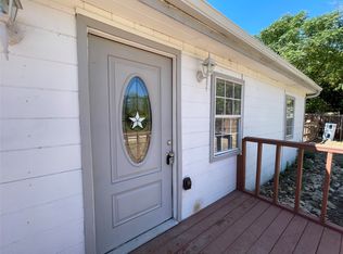 911 Cove Trl, Little Elm, TX 75068