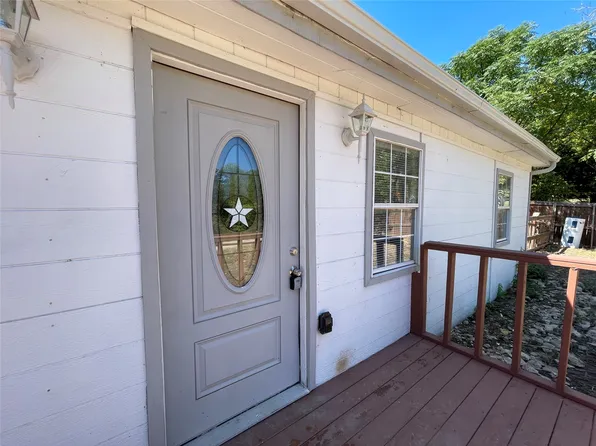 911 Cove Trl, Little Elm, TX 75068