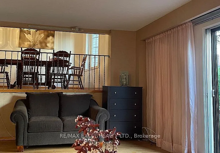 44 Applemore Rd W — Photo 3