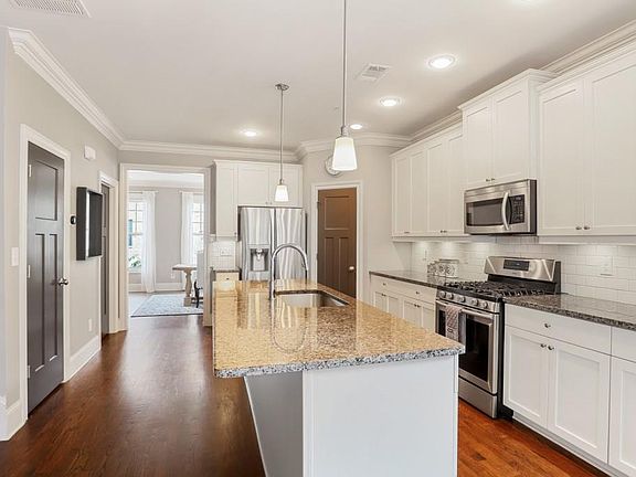 5th image of 1527 Cambridge Pl