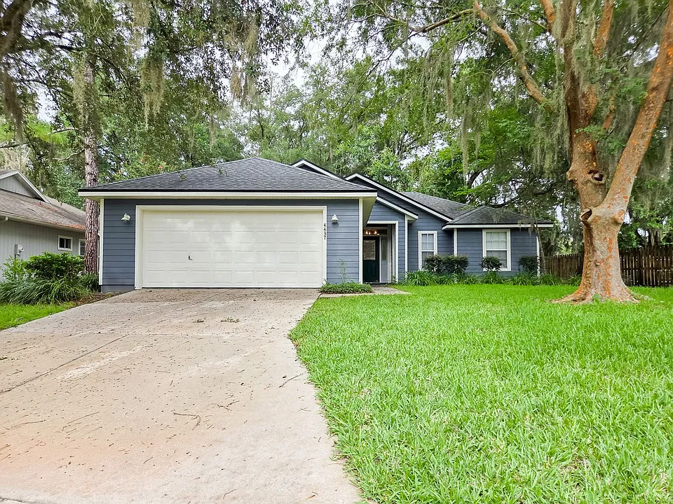 4437 NW 34th Ter