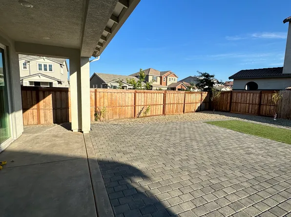(undisclosed Address), Elk Grove, CA 95757