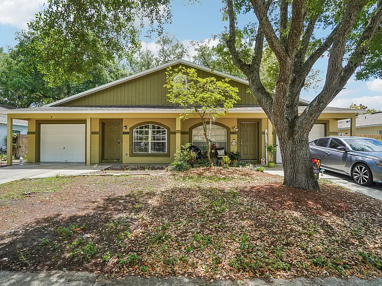 Welcome to RiverManor _ A quiet, established community of mostly homeowners.
