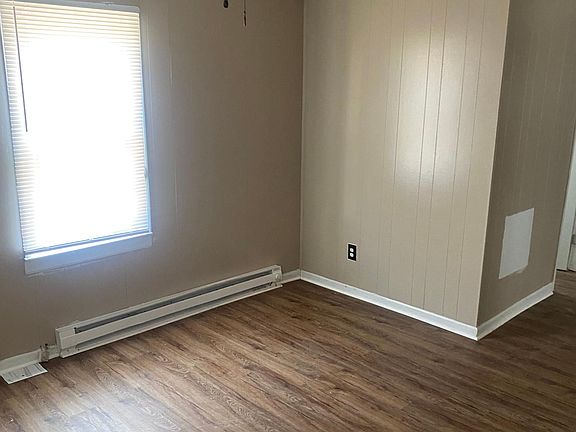 3rd image of 292 Beaufort Rd