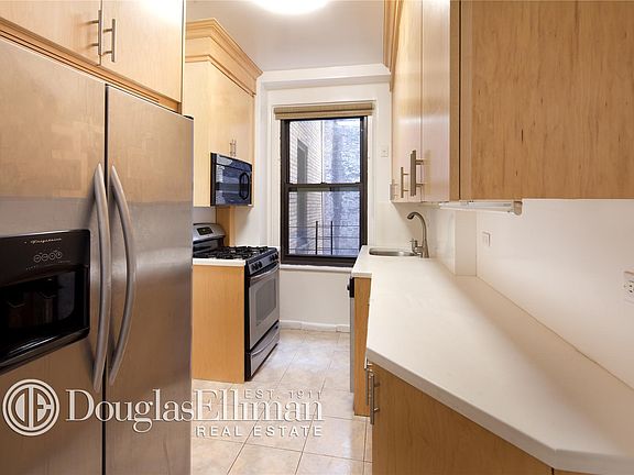 2nd image of 145 E 74th St APT 3B