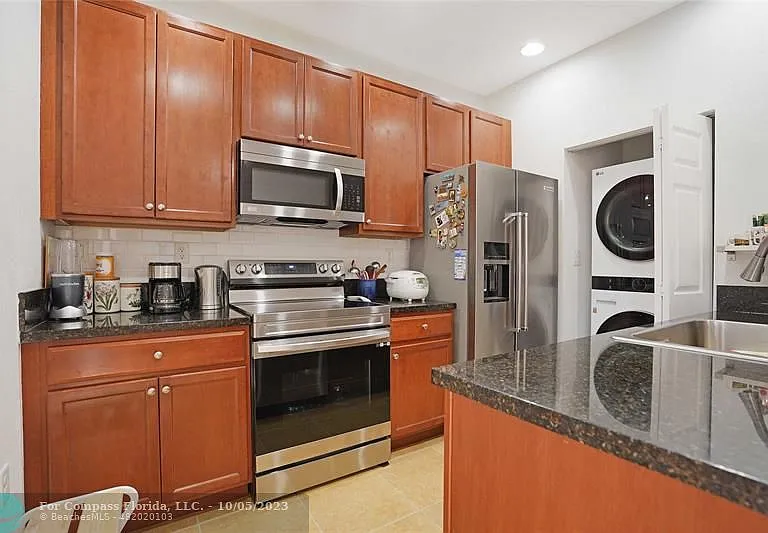 14720 SW 11th St — Photo 48