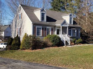 1055 Cambria St NW, Christiansburg, VA 24073