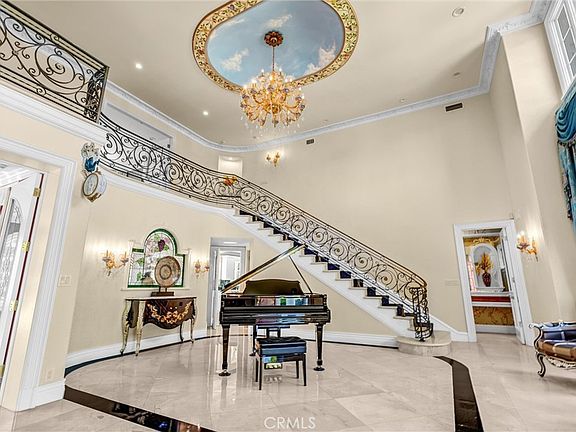 5th image of 2290 Lombardy Rd