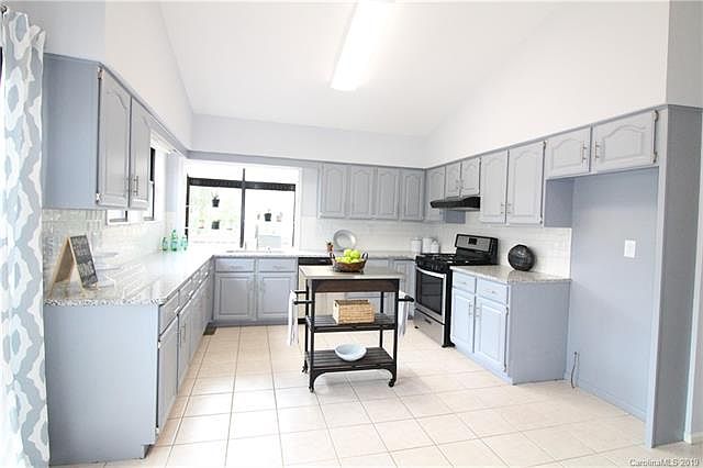 1st image of 2451 Lynbridge Dr