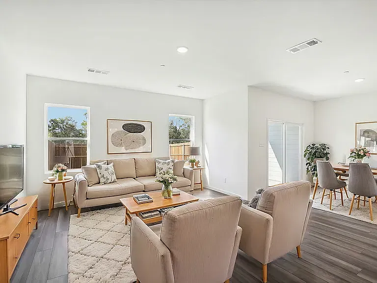 3 bed, 2.5 bath, 1860 sqft, $2,099 — Photo 4
