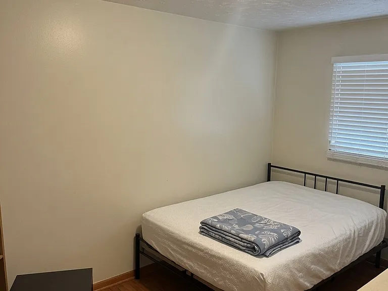 1785 Grace Ave — Photo 8