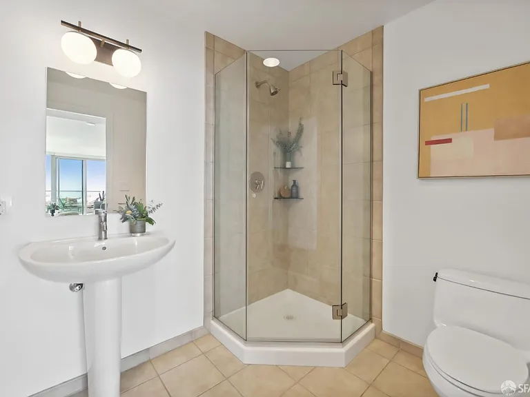301 Main St #27F — Photo 7