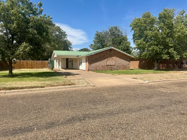 514 W 1st St, Hale Center, TX 79041
