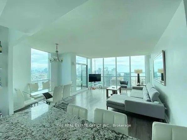 219 Fort York Blvd #Penthouse 02, Toronto, ON M5V 1B1