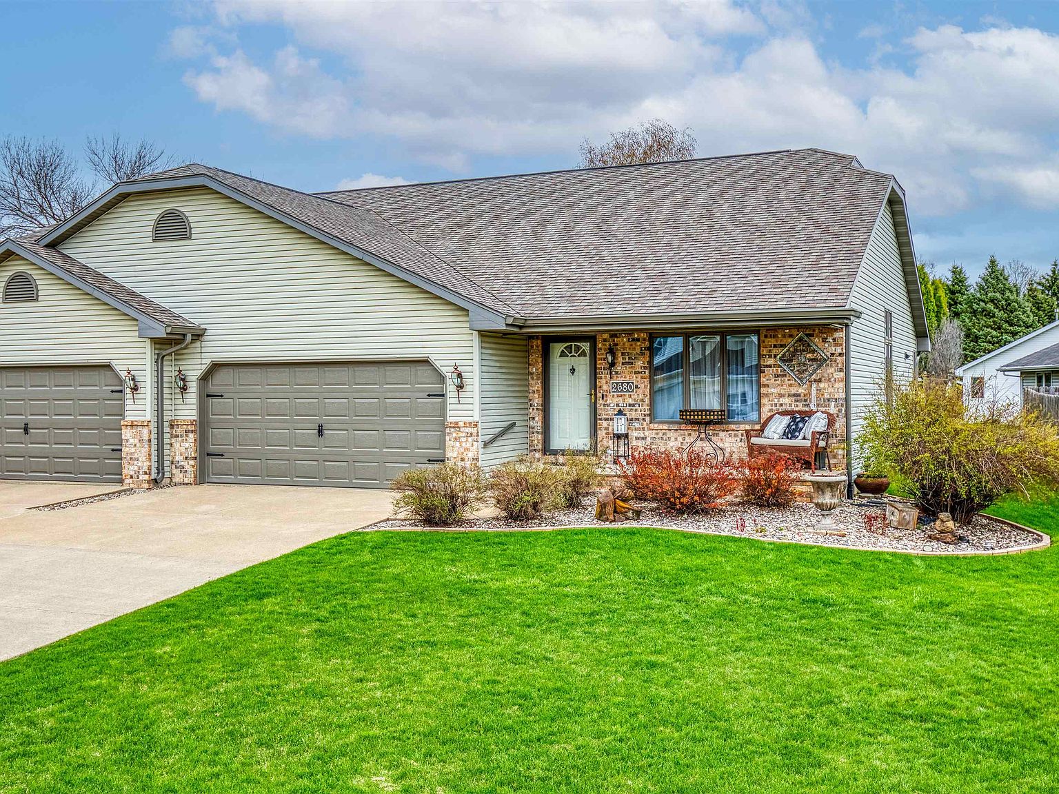 2680 N Millbrook Rd, Appleton, WI 54914 Zillow