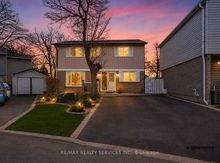 11 Juliette Sq, Brampton, ON L6S2M6