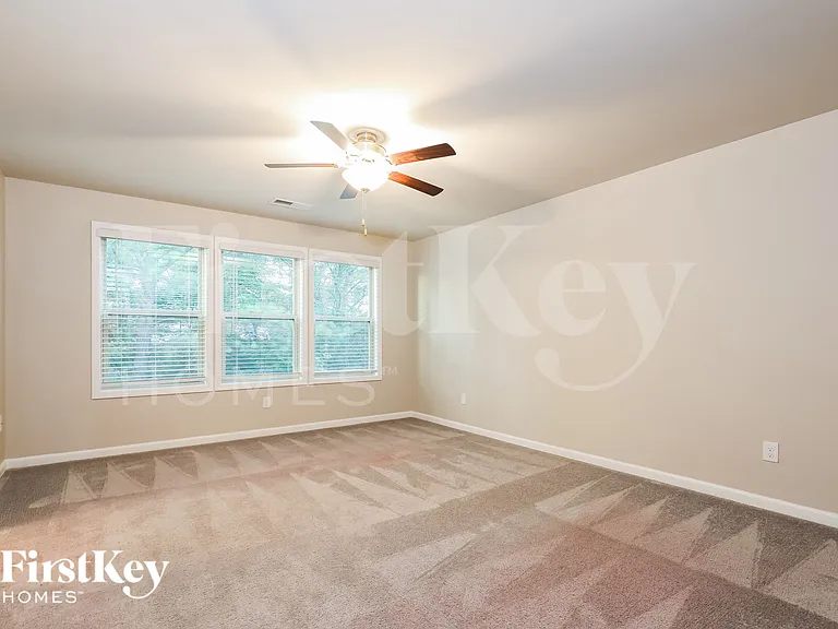 3628 Moon Crest Dr — Photo 7