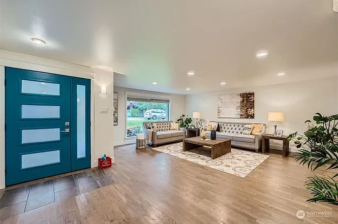 4 bed, 3320 sqft, $4,600 — Photo 3