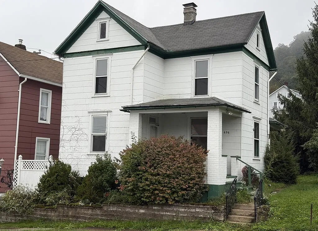 3 bed, 1.0 bath, $1,100 — Photo 2