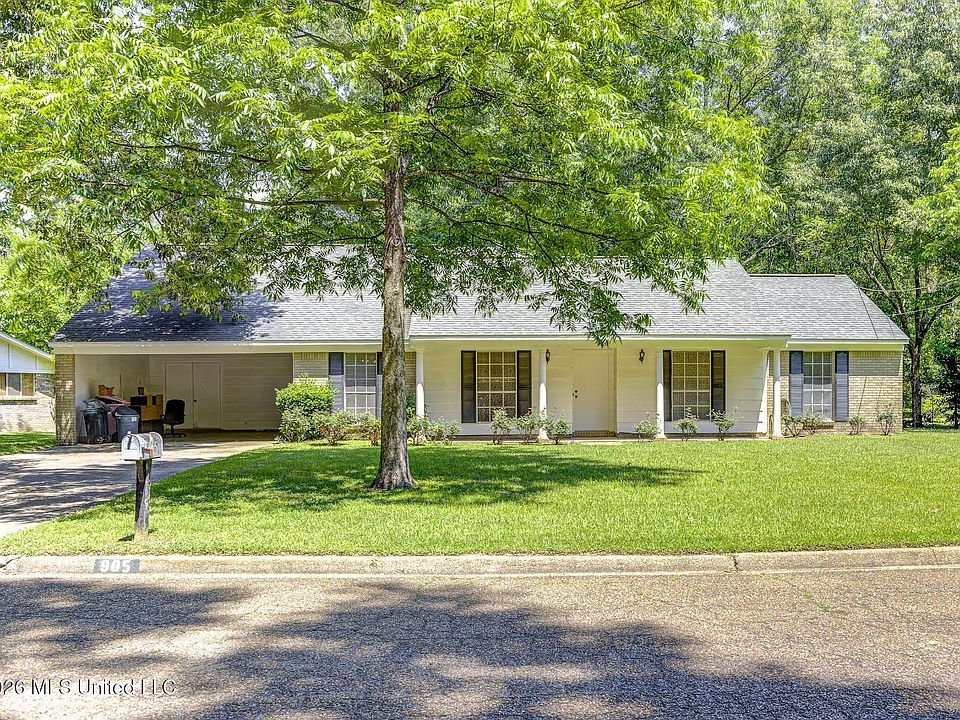 1st image of 905 Wildwood Dr