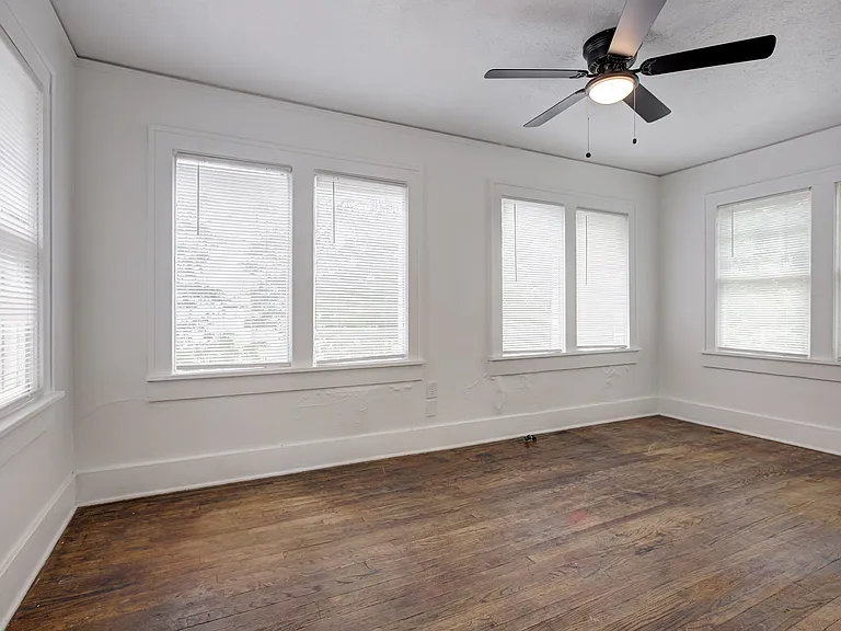 311 S Webster Ave #4 — Photo 11