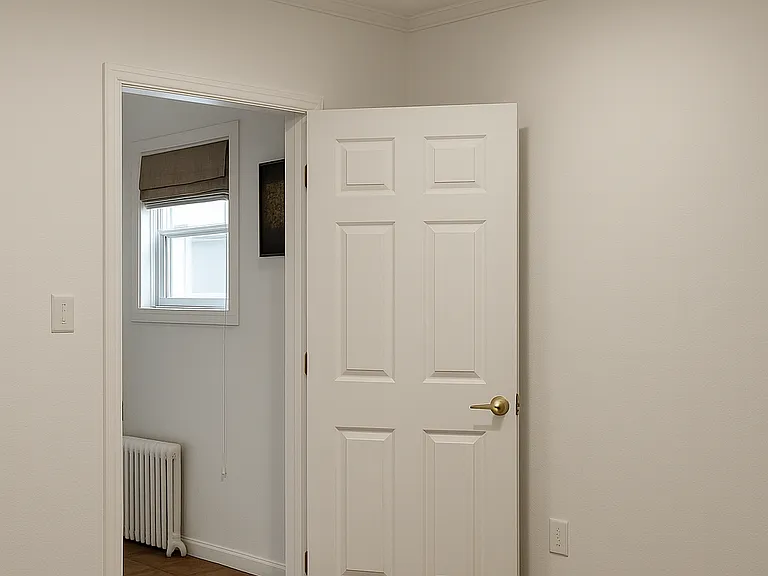708 Avenue Y — Photo 10