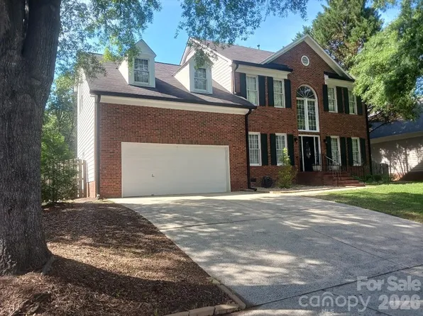 12702 Landing Green Dr, Charlotte, NC 28277