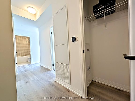 4th image of 280 Dundas St W #1602