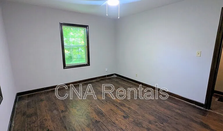 104 E Acres Dr SE — Photo 16