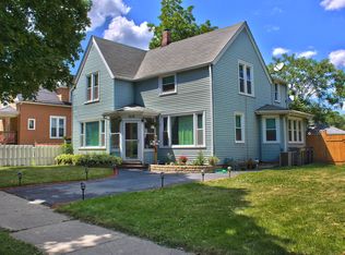 618 Walnut Ave, Elgin, IL 60123