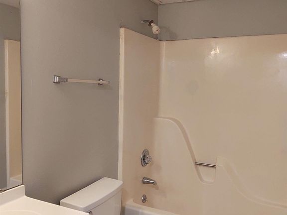 3rd image of 12100 Carriage Ct SE APT B