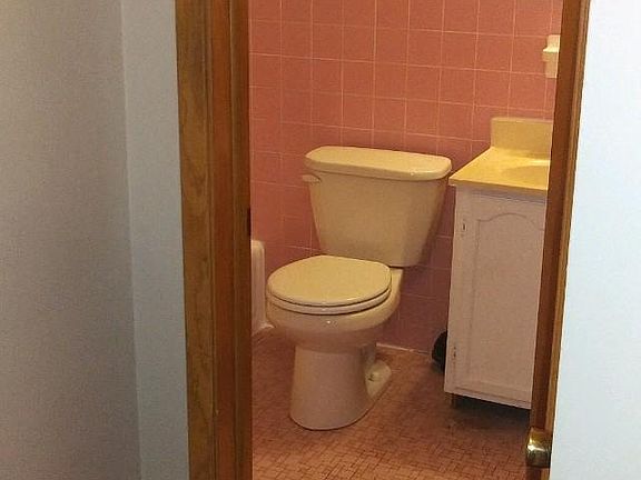 5th image of 17745 Lake Shore Blvd APT 12