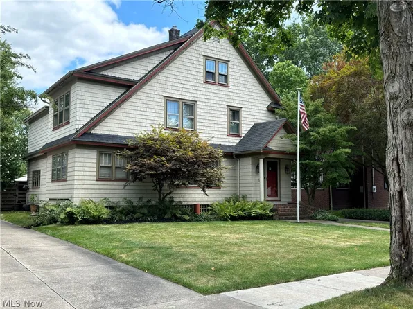249 Lawrence St, Ravenna, OH 44266