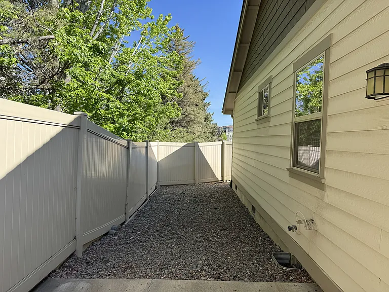 2350 NE Mary Rose Pl #2 — Photo 15