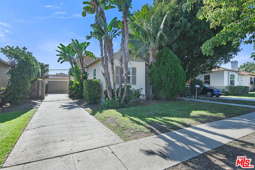 3 bed, 2.0 bath, 1396 sqft, $6,000 — Photo 3