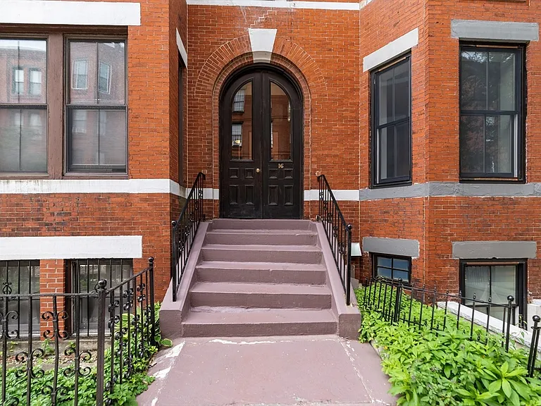 16 Symphony Rd #5 — Photo 32
