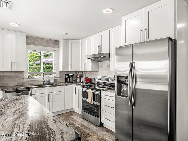 265 Marion St — Photo 15