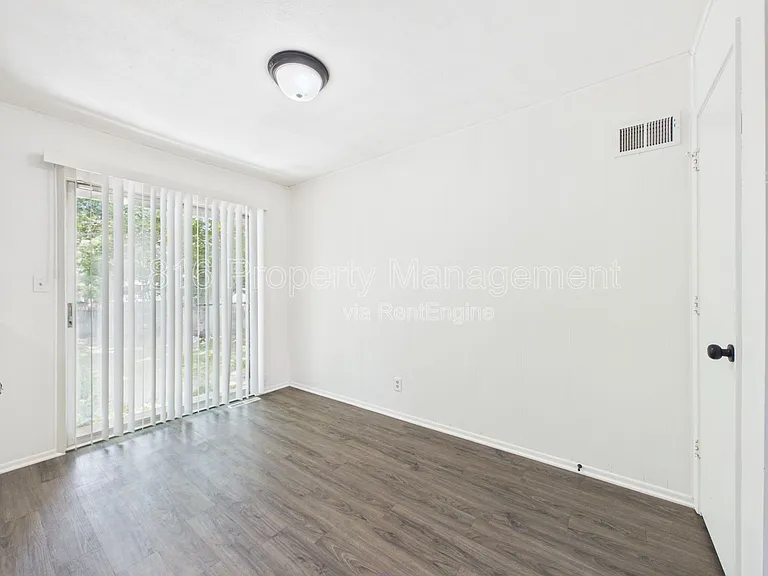 2835 S Tepee Ave — Photo 5