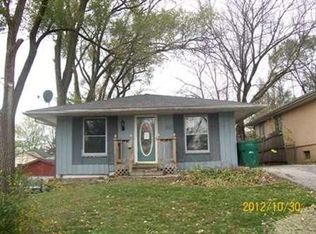 1320 Maple Dr, Round Lake Beach, IL 60073