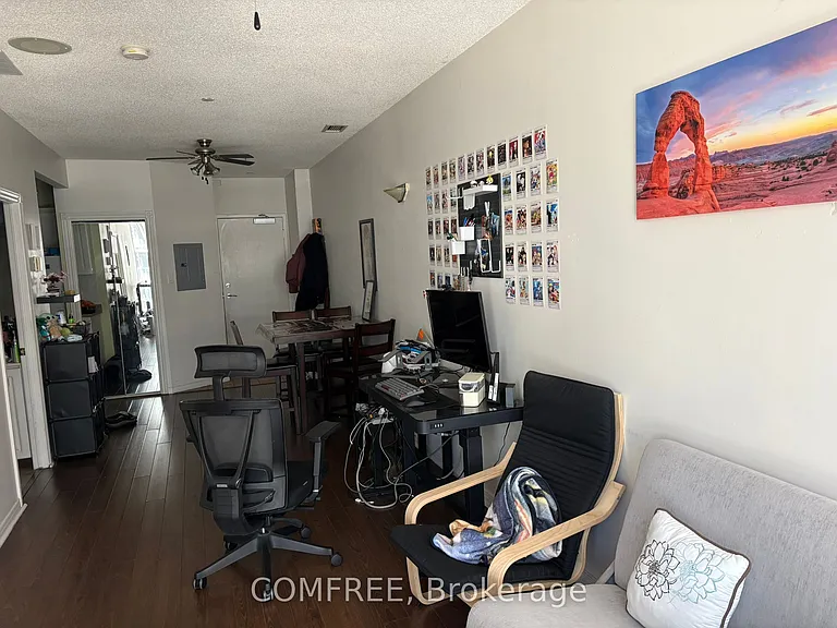 393 King St W #807 — Photo 14