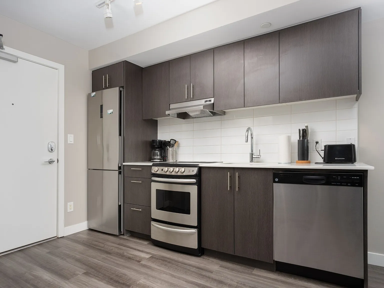 1 bed, 450 sqft, $3,600 — Photo 2