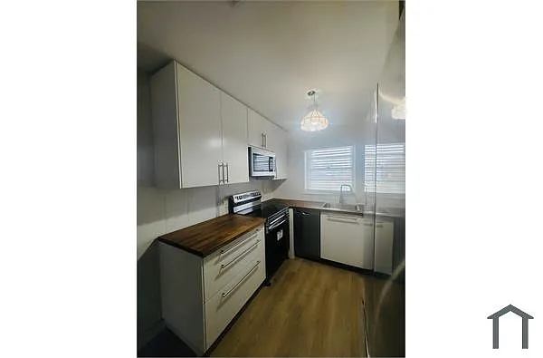 Building Photo - 514 S C St #12