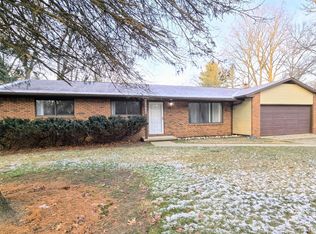 11602 Lombardy Ct, Pinckney, MI
